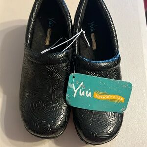 NEW With Tags YUU Clog Nursing shoe 5M